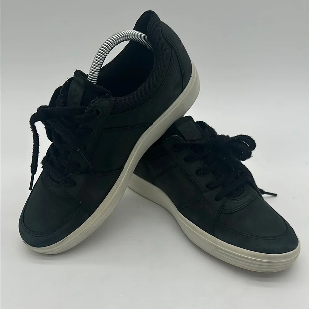 Ecco Nubuck Men's Black Casual Sneakers Size 5.5